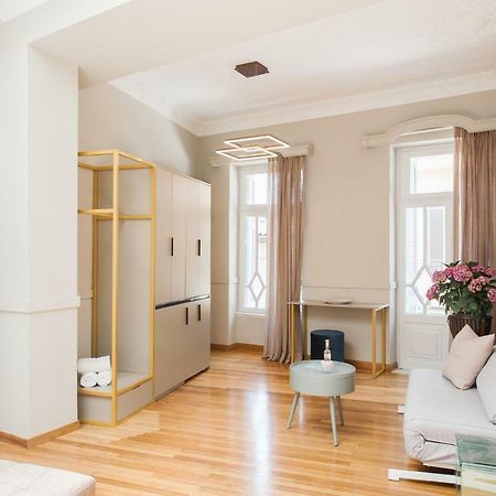 Step One | Luxury Suites Right In The Heart Of Acropolis Next To Metro Station Афины Экстерьер фото