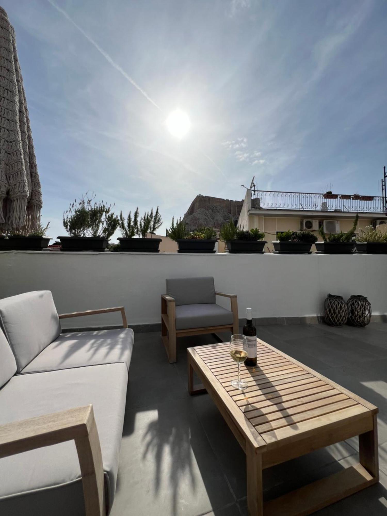 Step One | Luxury Suites Right In The Heart Of Acropolis Next To Metro Station Афины Экстерьер фото
