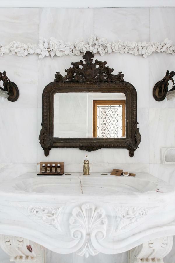 Step One | Luxury Suites Right In The Heart Of Acropolis Next To Metro Station Афины Экстерьер фото