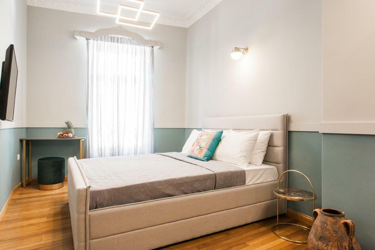 Step One | Luxury Suites Right In The Heart Of Acropolis Next To Metro Station Афины Экстерьер фото