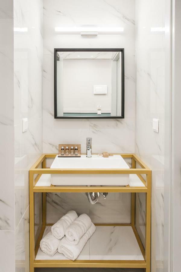 Step One | Luxury Suites Right In The Heart Of Acropolis Next To Metro Station Афины Экстерьер фото
